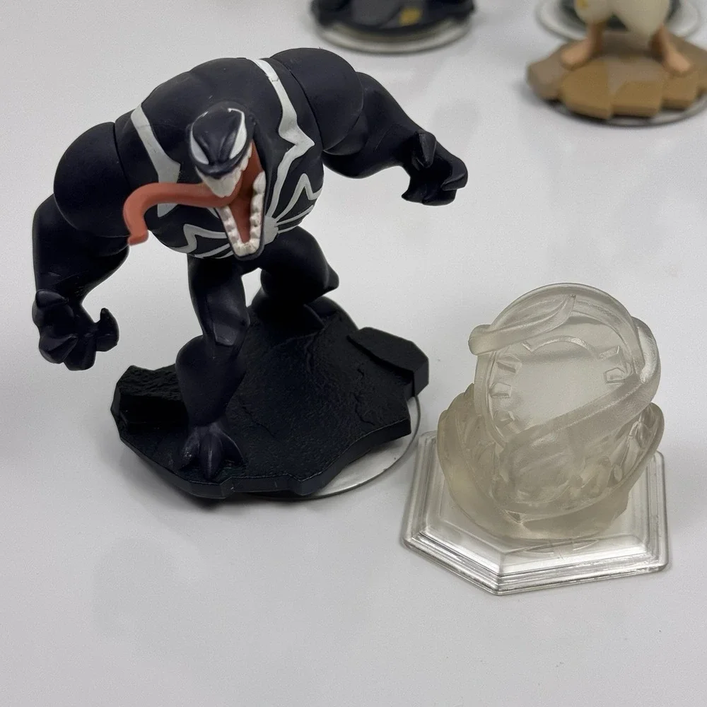 Disney Infinity Mixed Lot Marvel Frozen Pirates Incredibles  Video Games & Dock